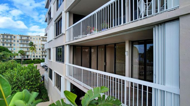3250 S Ocean Boulevard 207s, Palm Beach, FL 33480