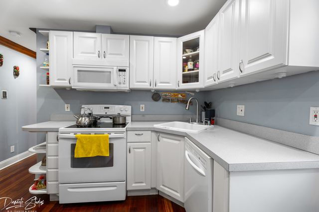 9741 Lonnquist Drive, Franklin Park, IL 60131