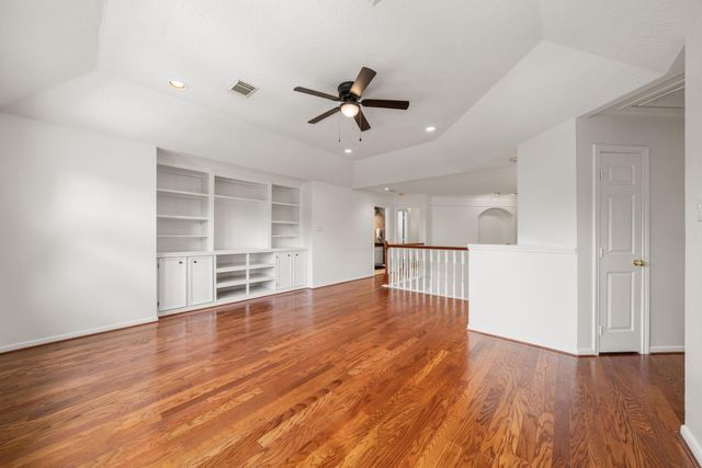 6334 Wagner Way, Sugar Land, TX 77479