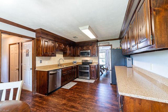 526 Wittington DR, Chesapeake, VA 23322