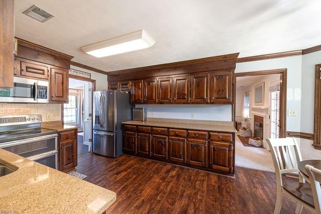 526 Wittington DR, Chesapeake, VA 23322