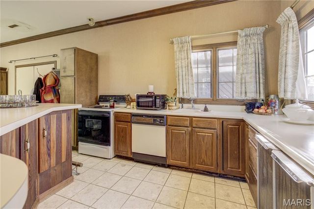 307 Circle Drive, Sikeston, MO 63801