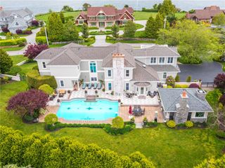 126 Cliff Drive, Narragansett, RI 02882