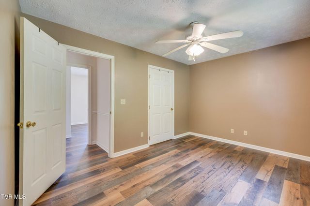 202 Grandview Street, Mount Carmel, TN 37645