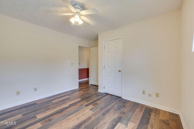 202 Grandview Street, Mount Carmel, TN 37645