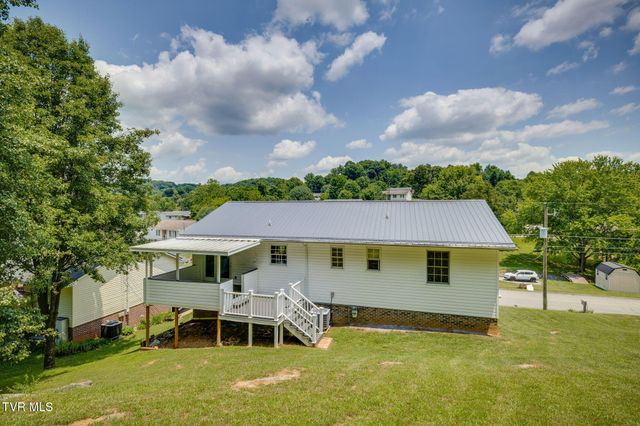 202 Grandview Street, Mount Carmel, TN 37645