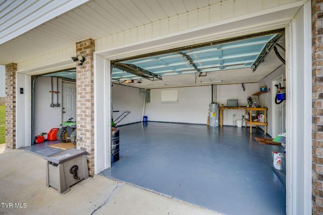 202 Grandview Street, Mount Carmel, TN 37645