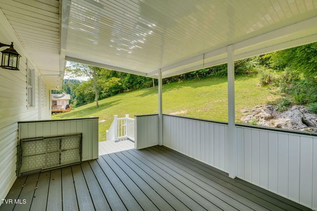202 Grandview Street, Mount Carmel, TN 37645