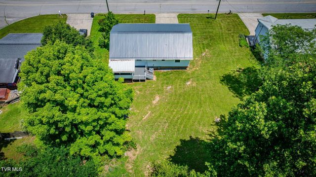 202 Grandview Street, Mount Carmel, TN 37645