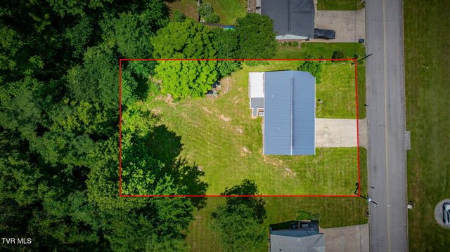 202 Grandview Street, Mount Carmel, TN 37645