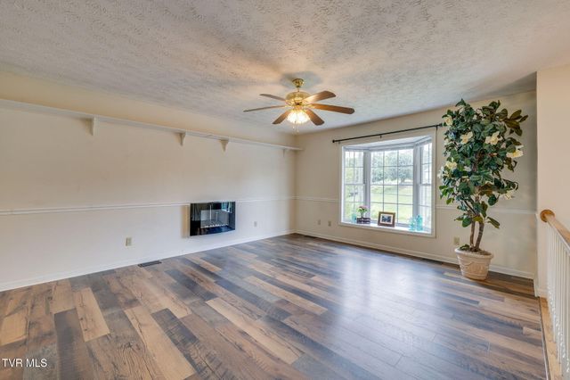 202 Grandview Street, Mount Carmel, TN 37645