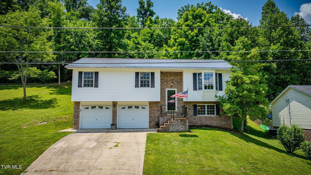 202 Grandview Street, Mount Carmel, TN 37645