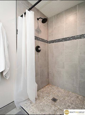 2405 S 151 Street, Omaha, NE 68144