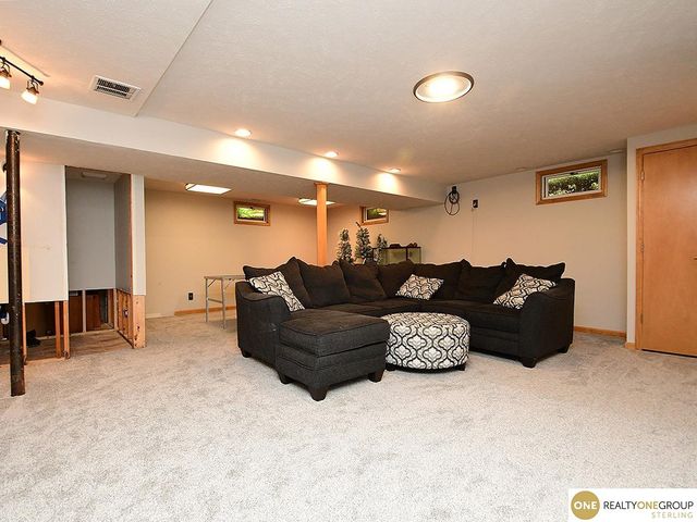 2405 S 151 Street, Omaha, NE 68144