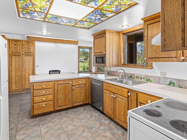2180 Devils Gulch Rd, Estes Park, CO 80517