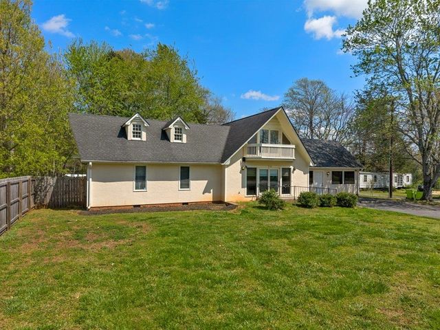 719 S Howard Avenue, Landrum, SC 29356