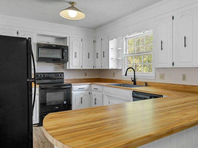 719 S Howard Avenue, Landrum, SC 29356