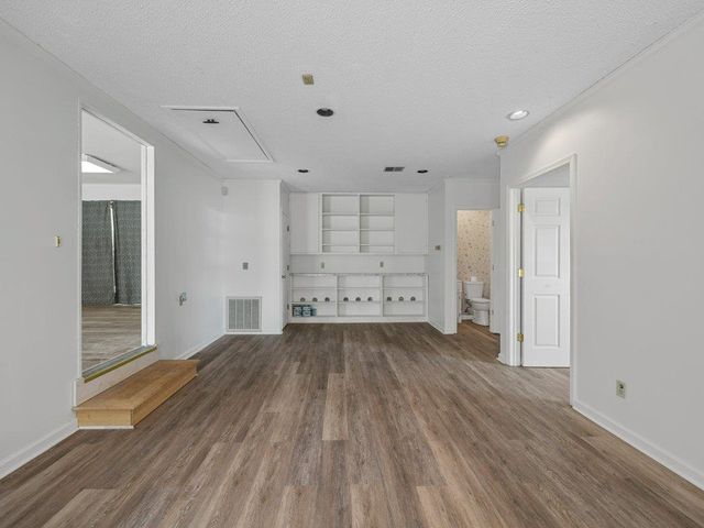 719 S Howard Avenue, Landrum, SC 29356