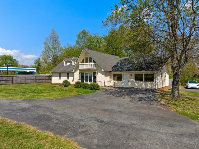 719 S Howard Avenue, Landrum, SC 29356