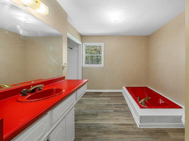 719 S Howard Avenue, Landrum, SC 29356