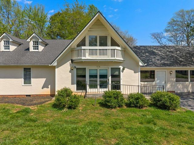 719 S Howard Avenue, Landrum, SC 29356