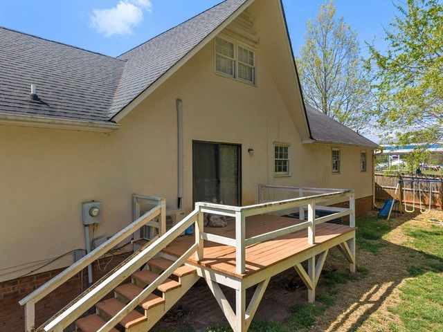 719 S Howard Avenue, Landrum, SC 29356