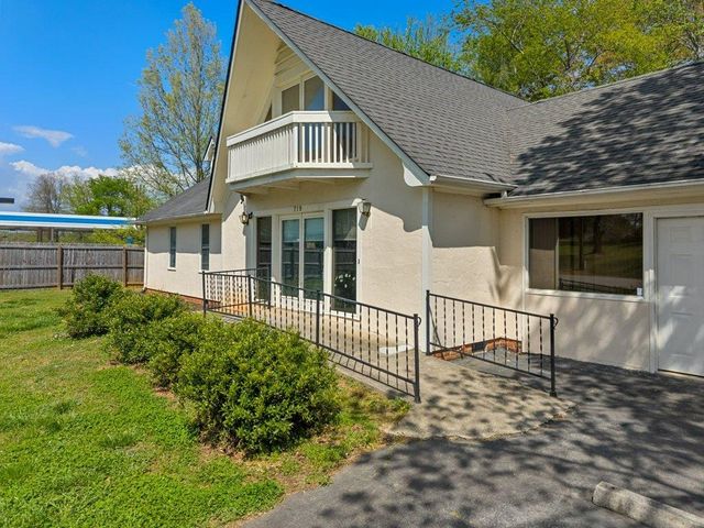 719 S Howard Avenue, Landrum, SC 29356