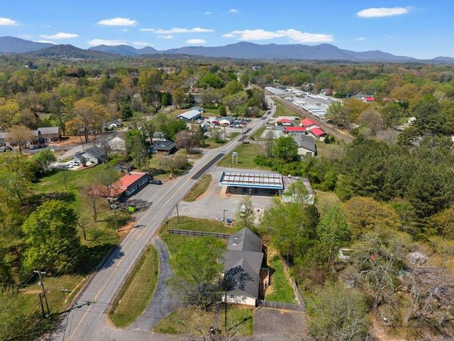 719 S Howard Avenue, Landrum, SC 29356