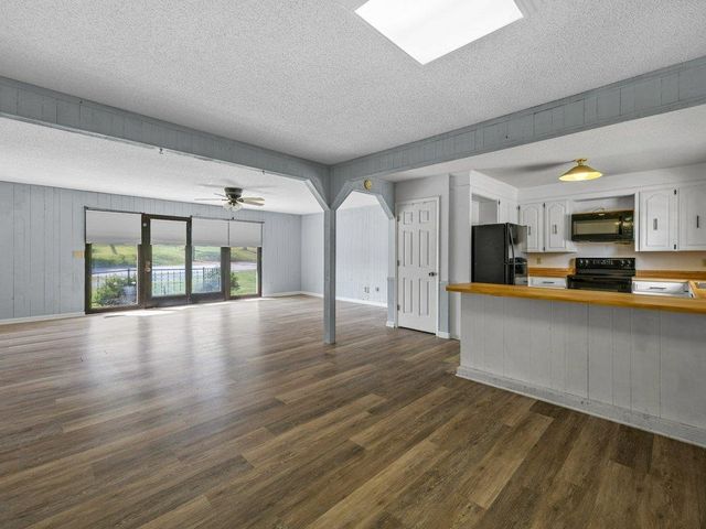 719 S Howard Avenue, Landrum, SC 29356