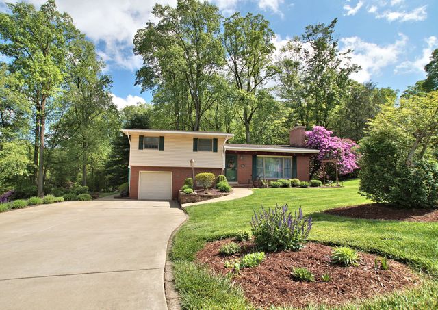 310 North DRIVE, Hempfield Twp, PA 15644