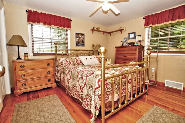 310 North DRIVE, Hempfield Twp, PA 15644