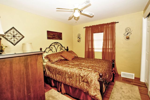 310 North DRIVE, Hempfield Twp, PA 15644