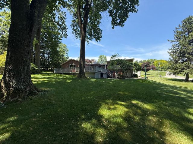 310 North DRIVE, Hempfield Twp, PA 15644