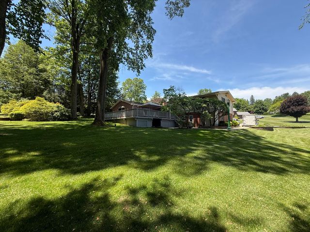 310 North DRIVE, Hempfield Twp, PA 15644