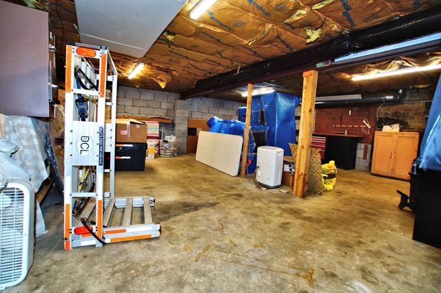 310 North DRIVE, Hempfield Twp, PA 15644