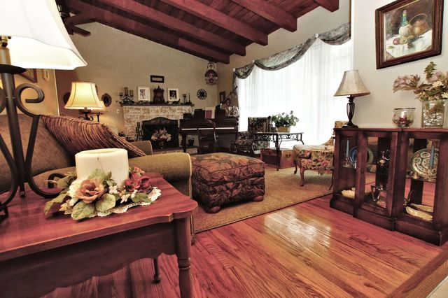 310 North DRIVE, Hempfield Twp, PA 15644