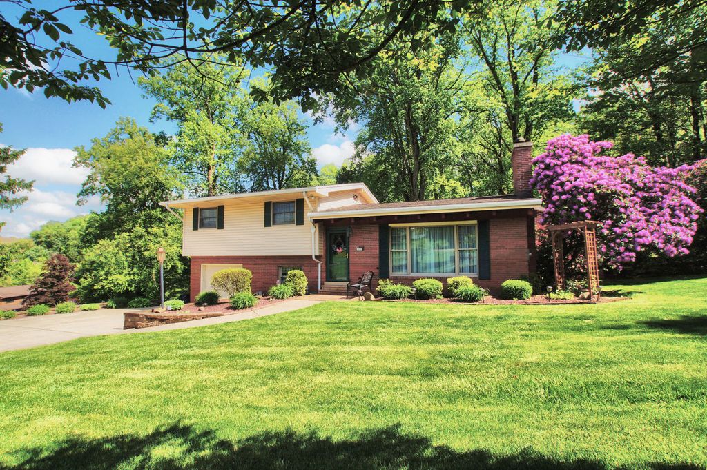 310 North DRIVE, Hempfield Twp, PA 15644
