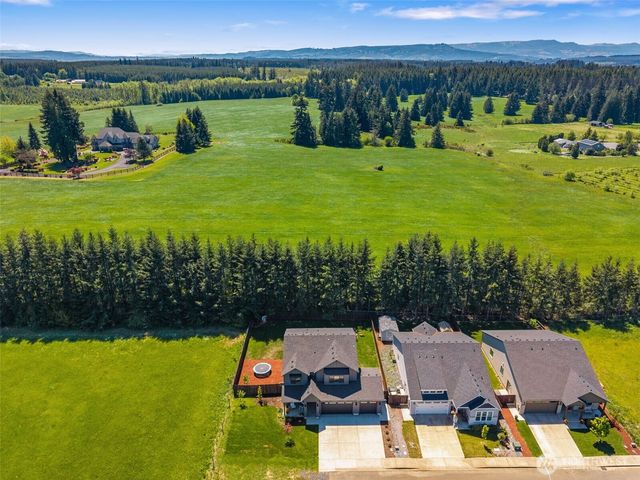 1090 RW Fletcher Street, Winlock, WA 98596