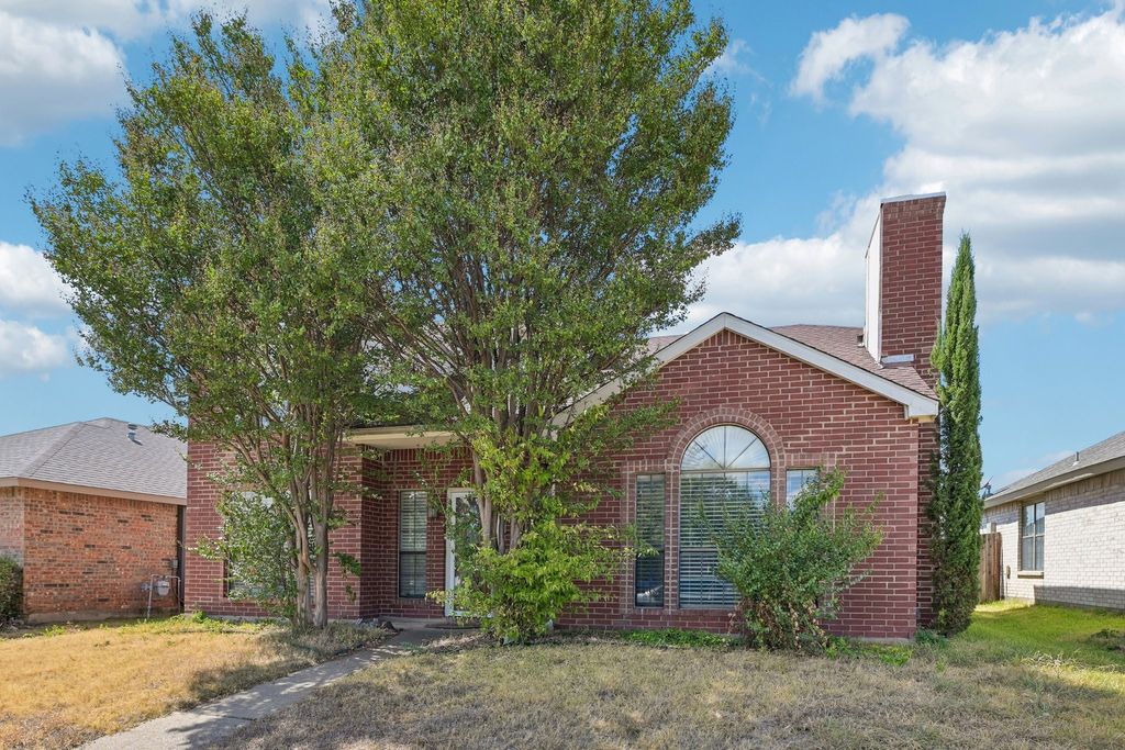 4357 Walsh Lane, Grand Prairie, TX 75052 — exterior