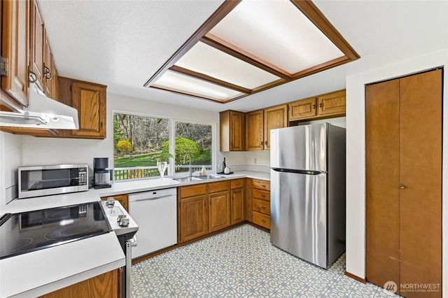 5600 140th Place SE, Bellevue, WA 98006