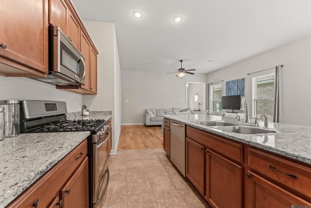 12805 Fairwood Ct, Baton Rouge, LA 70816