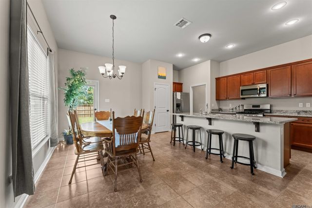 12805 Fairwood Ct, Baton Rouge, LA 70816