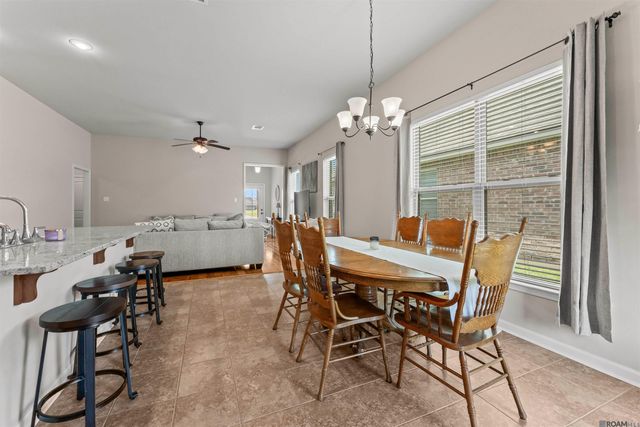 12805 Fairwood Ct, Baton Rouge, LA 70816