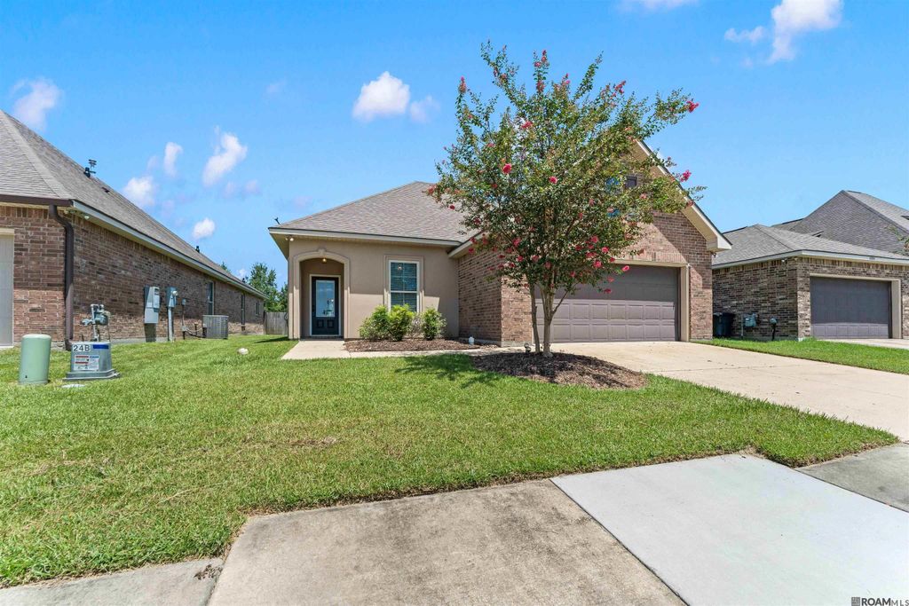 12805 Fairwood Ct, Baton Rouge, LA 70816