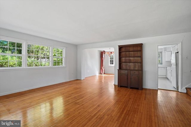 662 DEAVER DR, Blue Bell, PA 19422