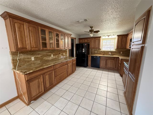 503 Windsor Lane, Springtown, TX 76082