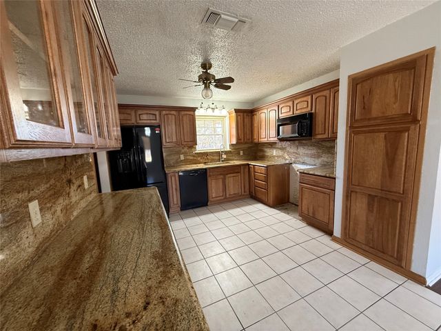 503 Windsor Lane, Springtown, TX 76082