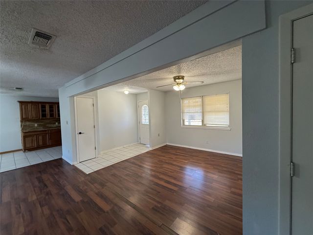 503 Windsor Lane, Springtown, TX 76082