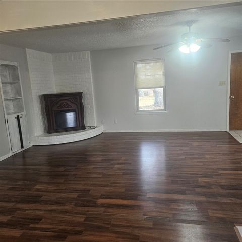 503 Windsor Lane, Springtown, TX 76082