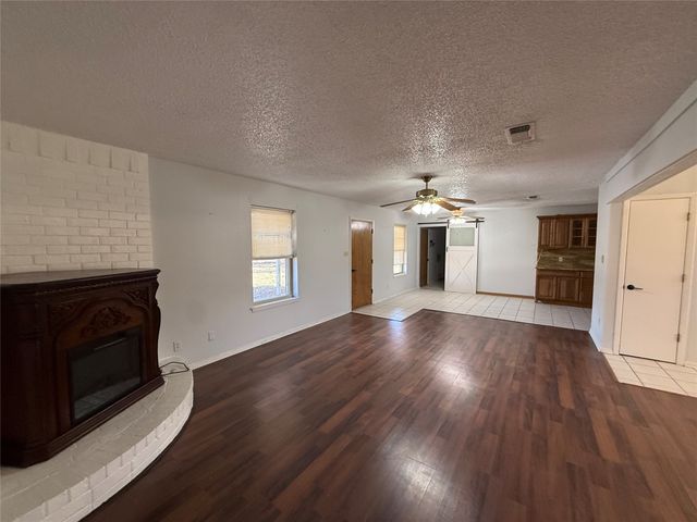 503 Windsor Lane, Springtown, TX 76082